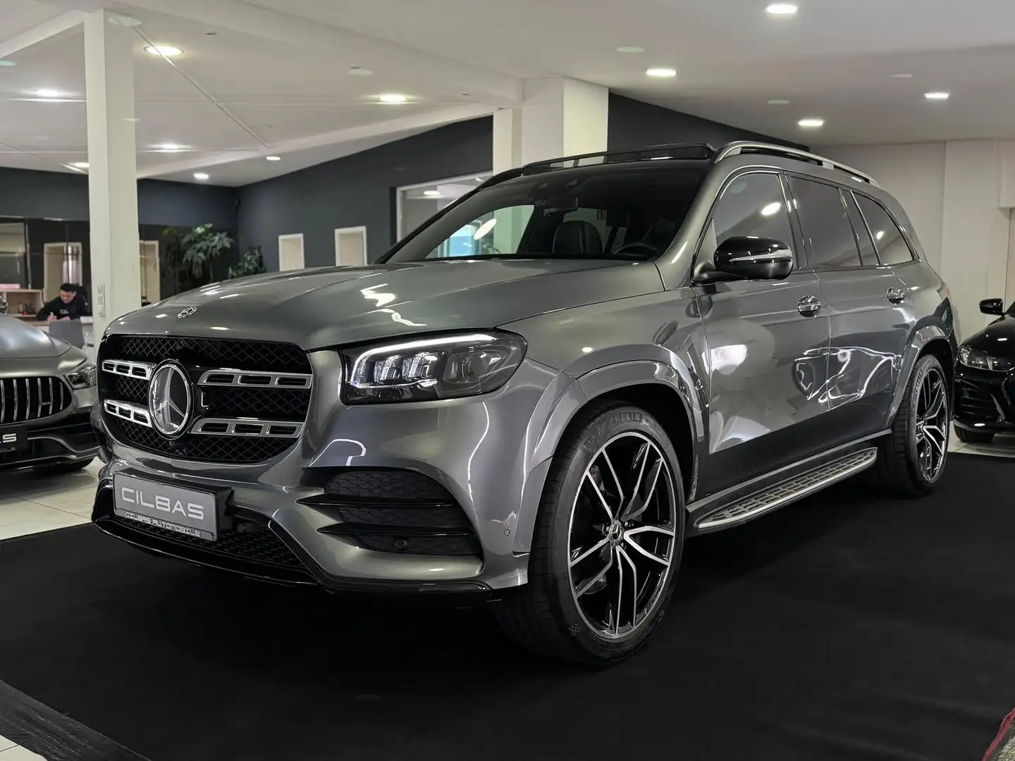 Mercedes-Benz GLS 400 d AMG-Line*PANO*360*HUD*AIR*MASSAGE*SPUR Šedá - 2