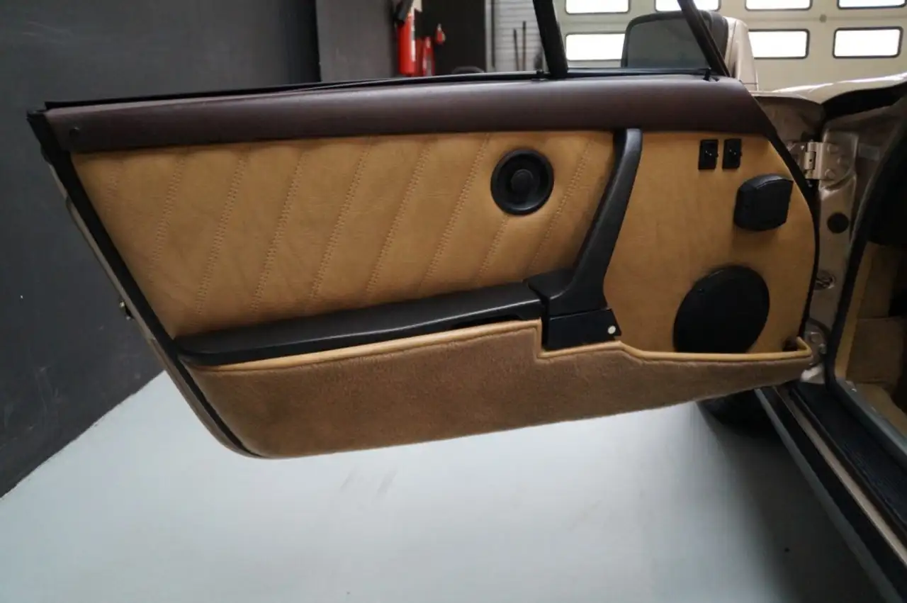 Porsche 911 Targa 3.0 Super Carrera Beautiful Driver (1982), foto 9