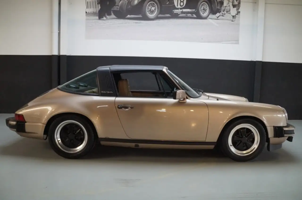 Porsche 911 Targa 3.0 Super Carrera Beautiful Driver (1982), foto 4