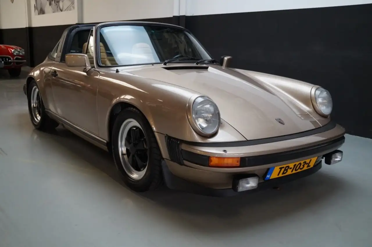 Porsche 911 Targa 3.0 Super Carrera Beautiful Driver (1982), foto 2