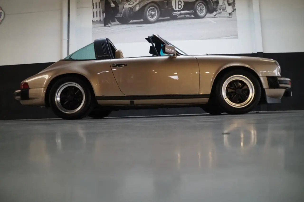 Porsche 911 Targa 3.0 Super Carrera Beautiful Driver (1982), foto 3