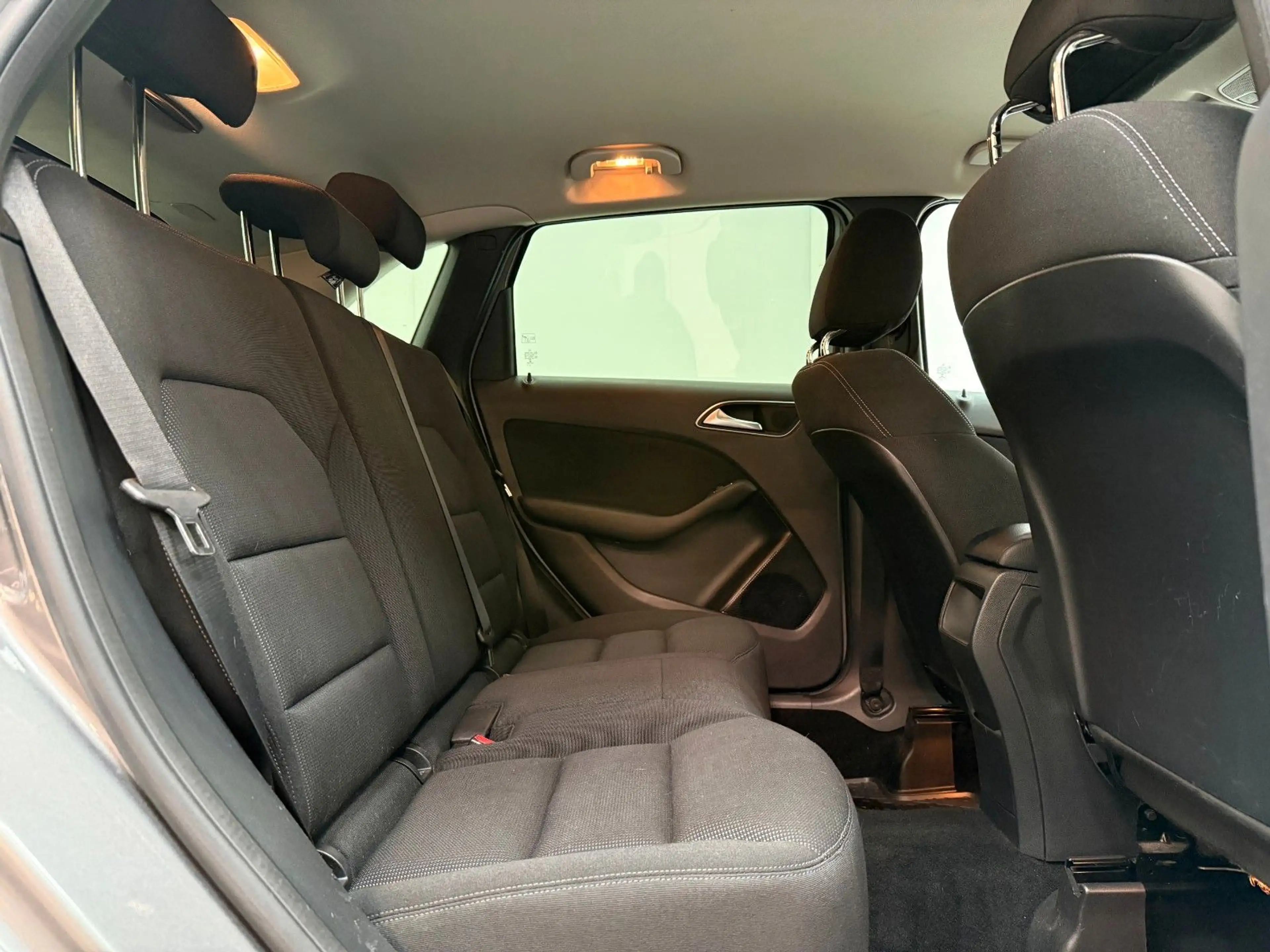 Mercedes-Benz B 220 CDI / AHK / NAVI / TEMPOMAT / RKAM — photo 14
