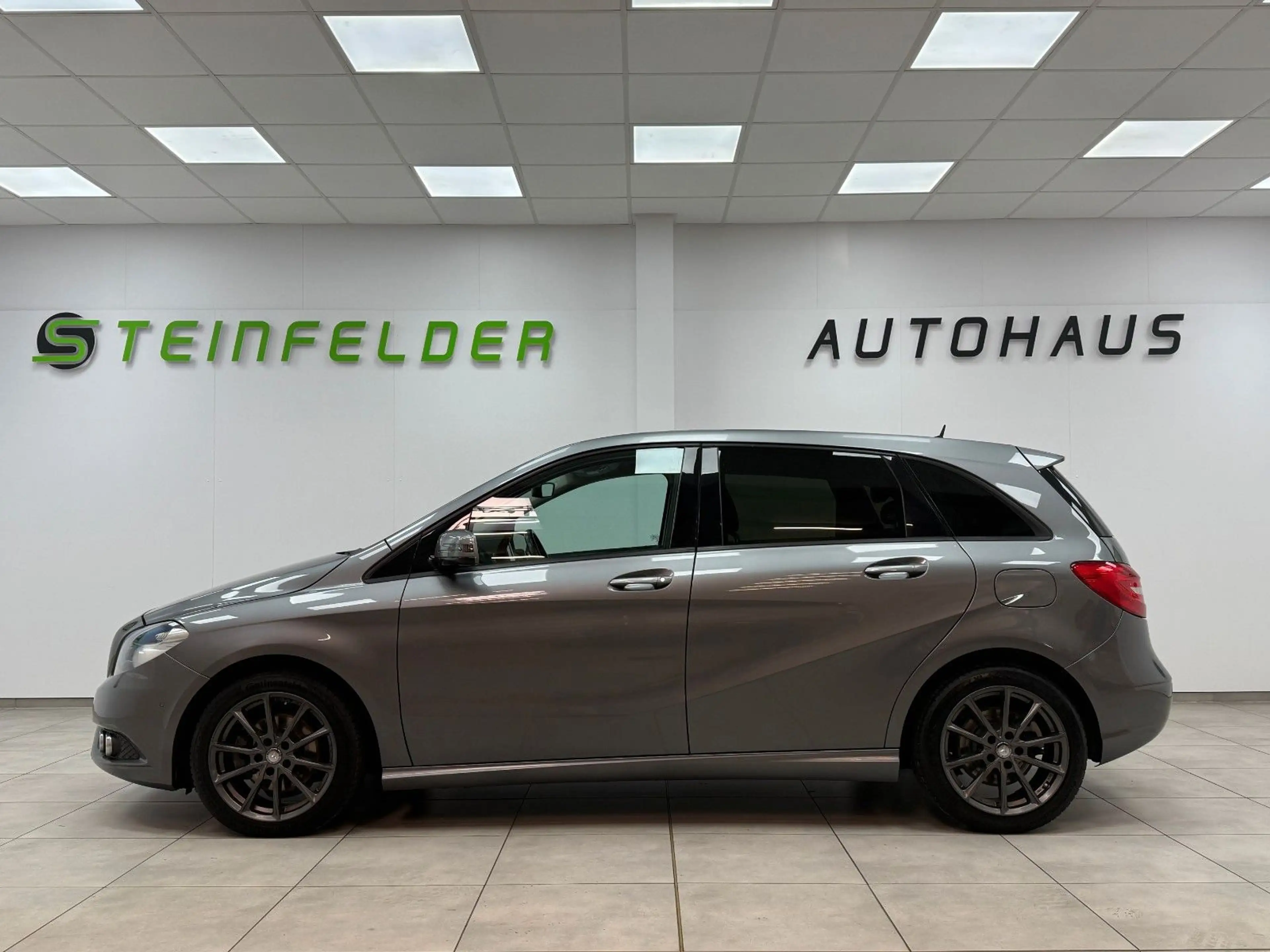 Mercedes-Benz B 220 CDI / AHK / NAVI / TEMPOMAT / RKAM — photo 4