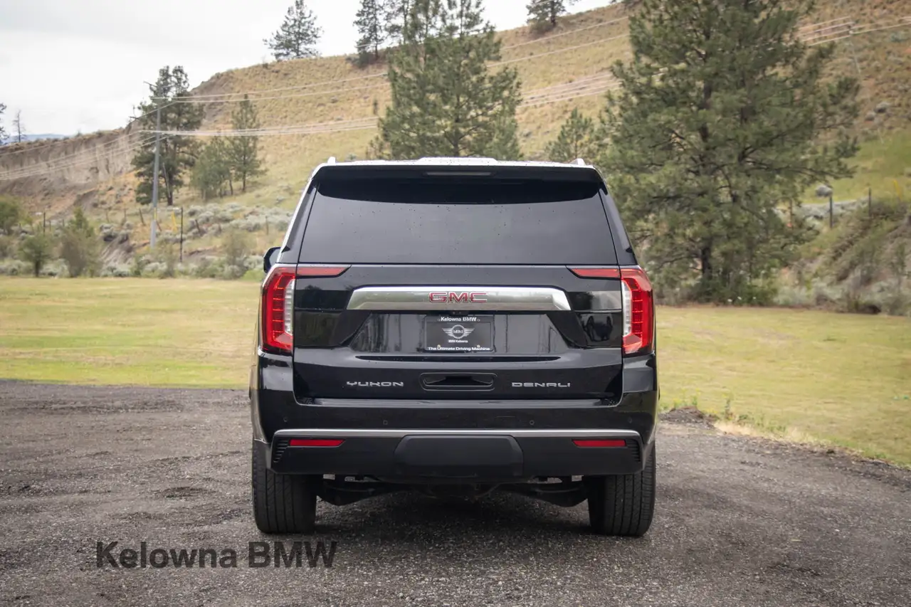 GMC Yukon снимка GMC Yukon