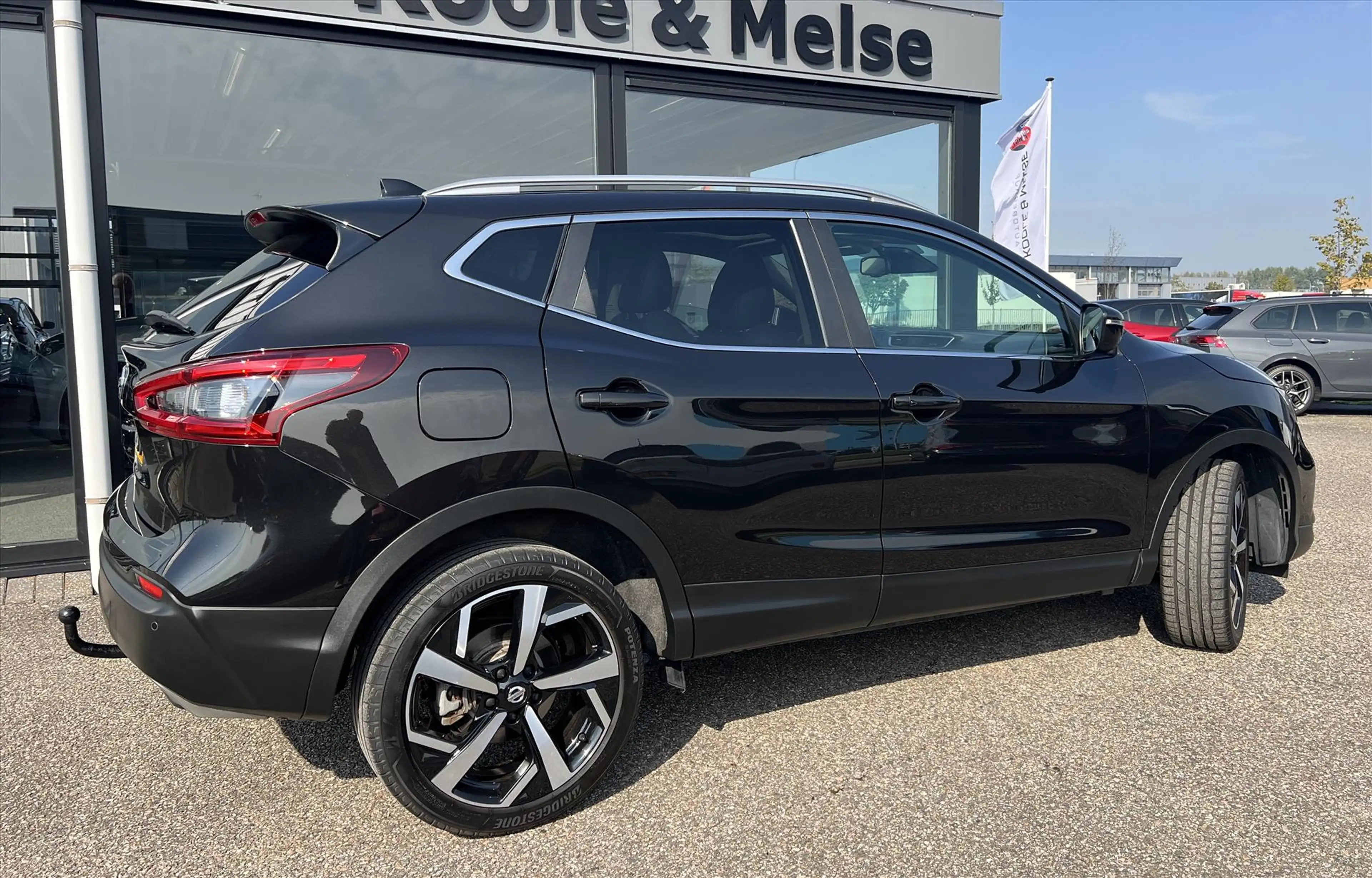 Nissan Qashqai 1.2 115pk DIG-T XTRONIC AUTOMAAT Tekna , trekhaak — photo 3