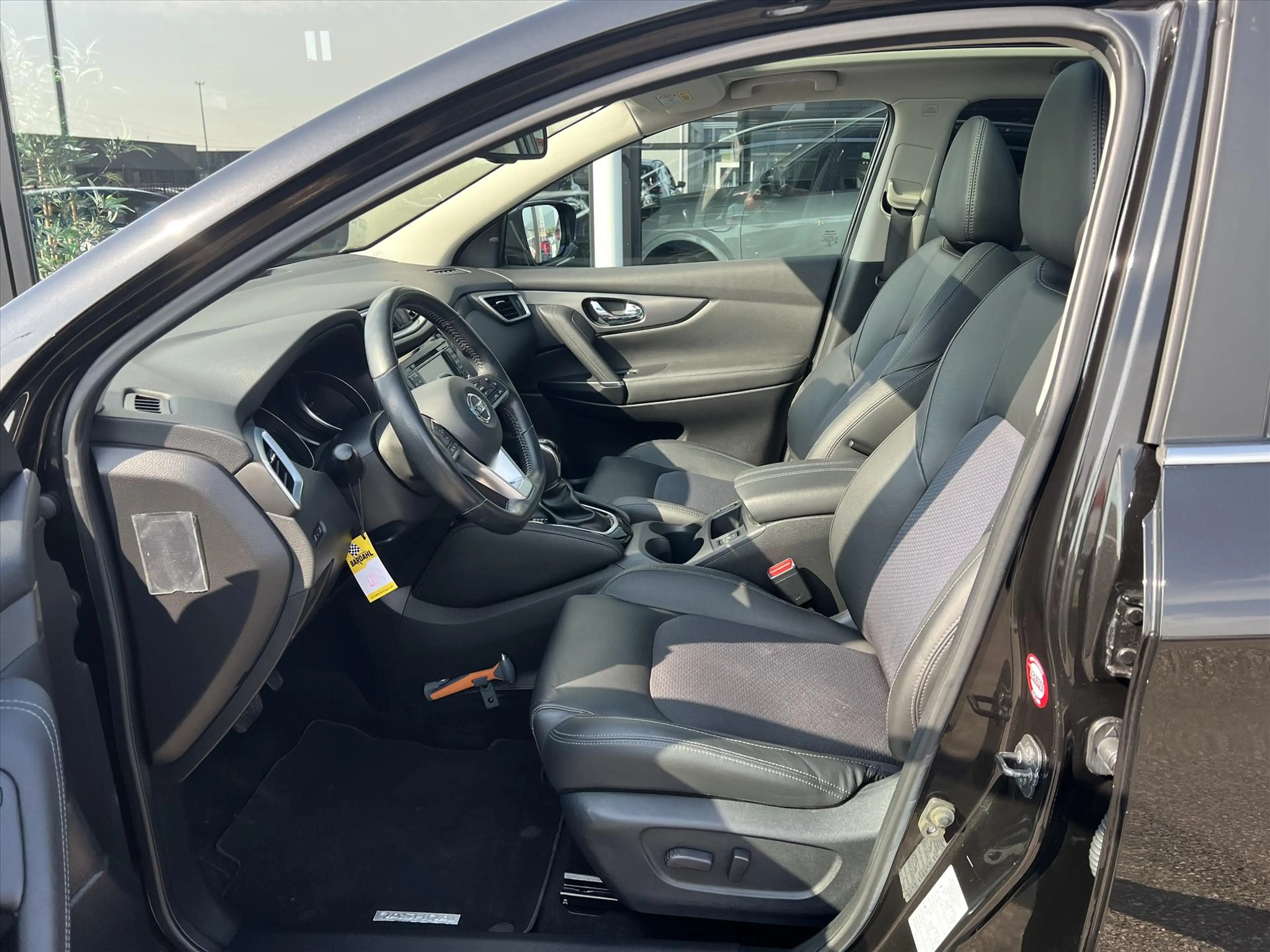 Nissan Qashqai 1.2 115pk DIG-T XTRONIC AUTOMAAT Tekna , trekhaak — photo 12