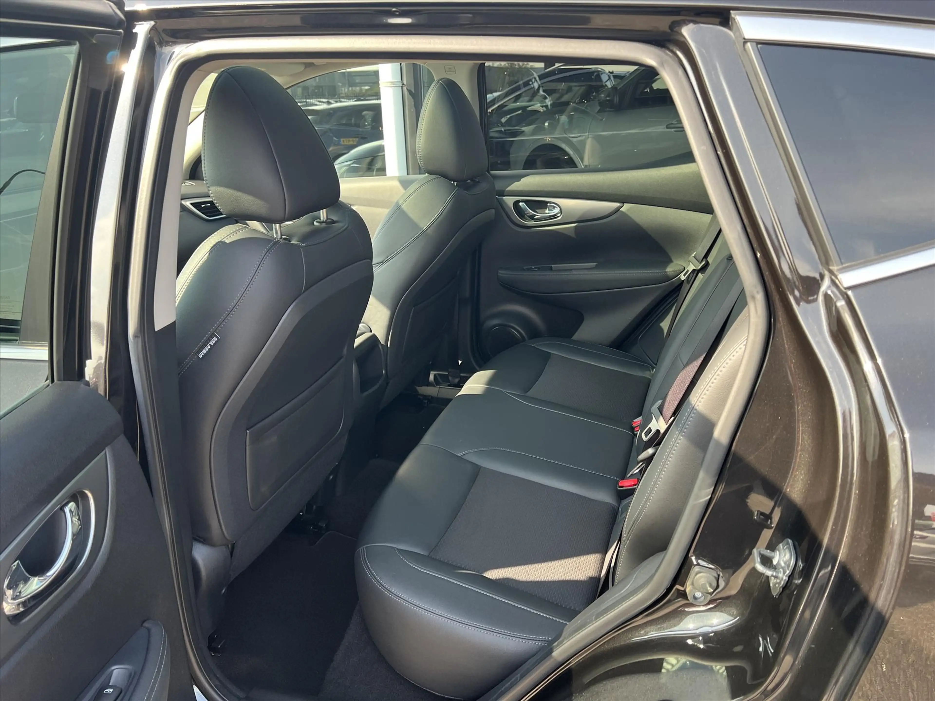 Nissan Qashqai 1.2 115pk DIG-T XTRONIC AUTOMAAT Tekna , trekhaak — photo 13