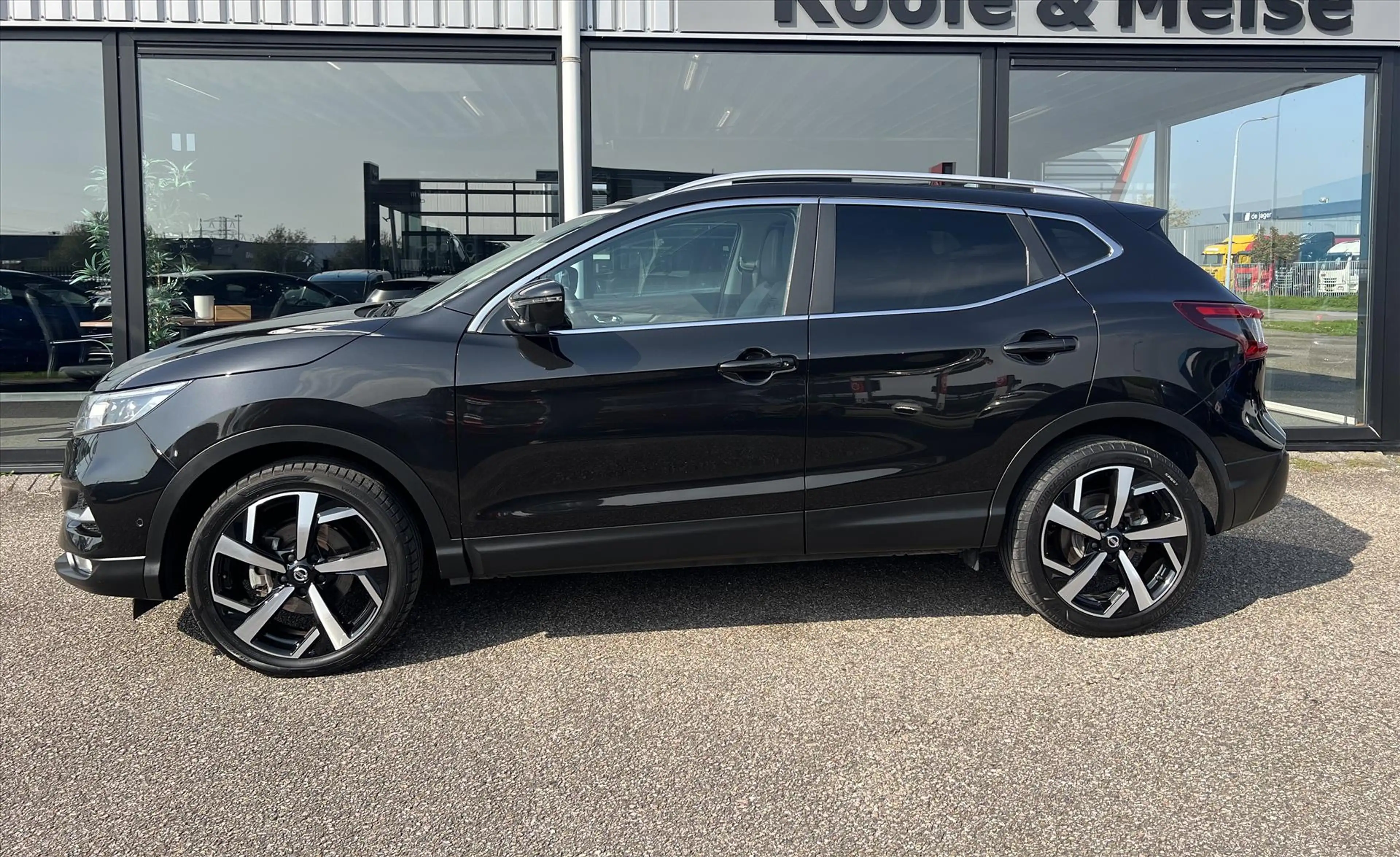 Nissan Qashqai 1.2 115pk DIG-T XTRONIC AUTOMAAT Tekna , trekhaak — photo 10
