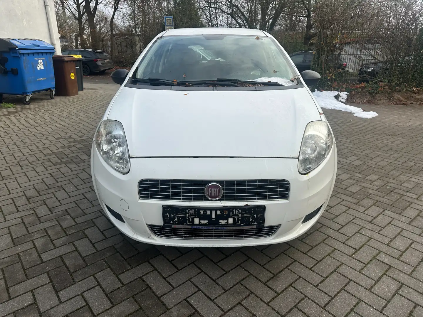 Fiat Grande Punto 1.2 8V Active / Tüv 06.2027 Weiß - 2