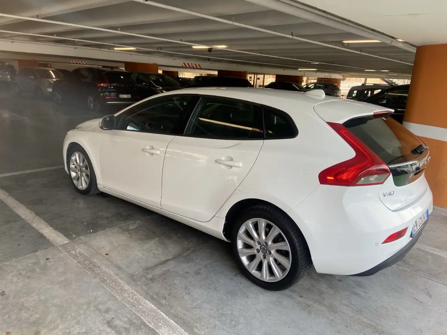 Volvo V40 1.6 d2 Kinetic - 1