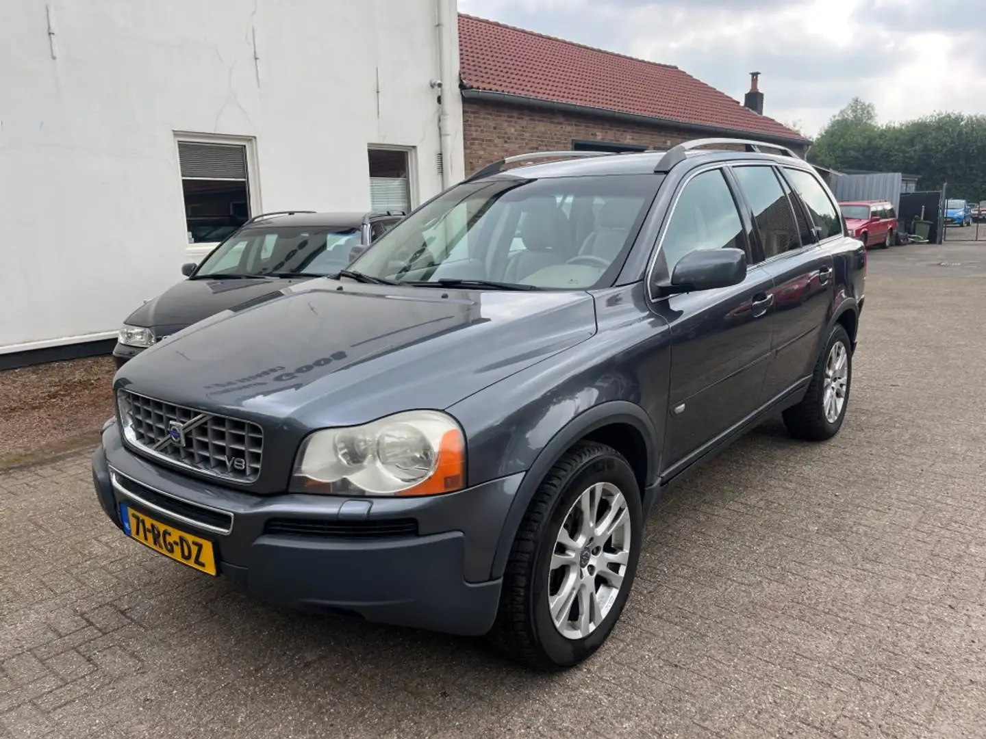 Volvo XC90 V8 Executive 7p Grijs - 1