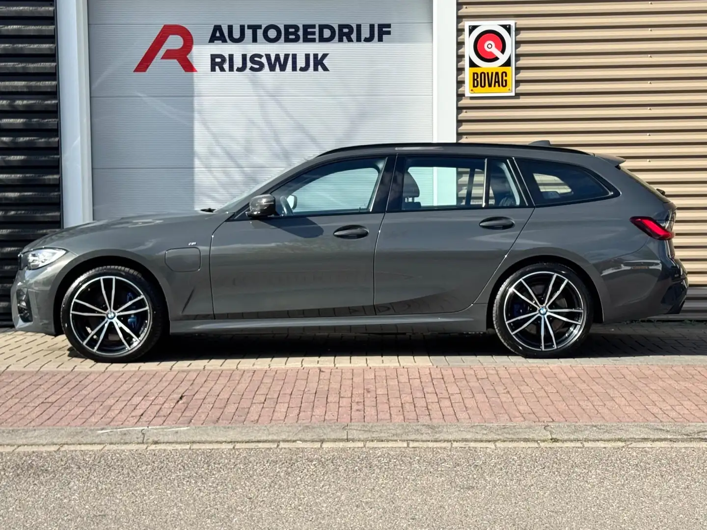 BMW 330 3-serie Touring 330e M Sport Dravit Grau! BTW! Grijs - 2