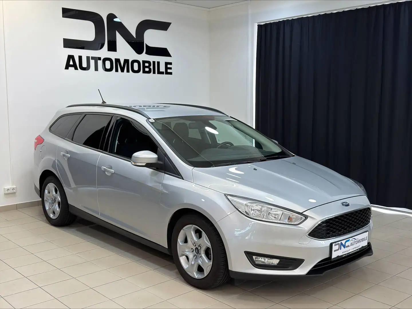Ford Focus Traveller 1,0 EcoBoost Trend*AHK*NAVI*SHZ* - 1
