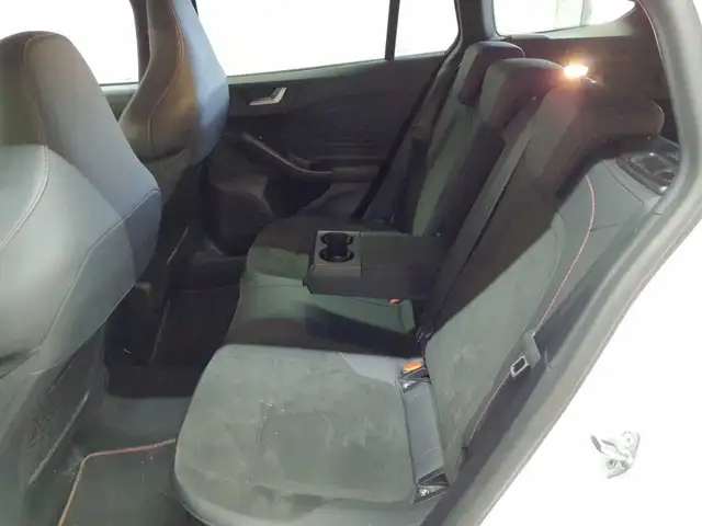 Ford Focus view 14