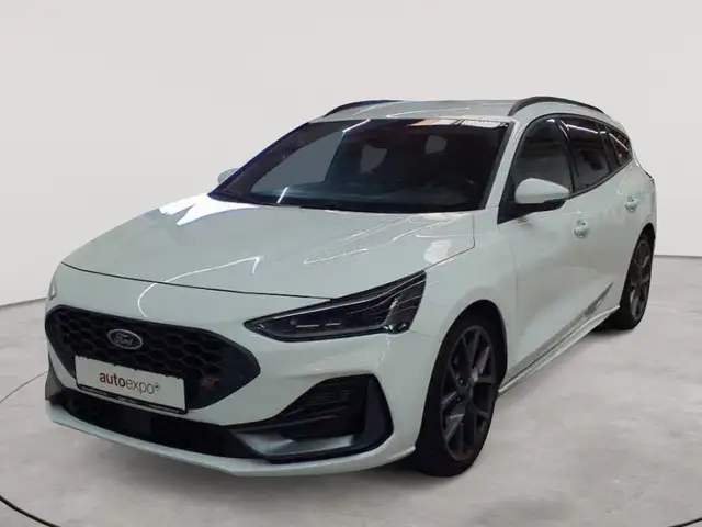 Ford Focus view 2