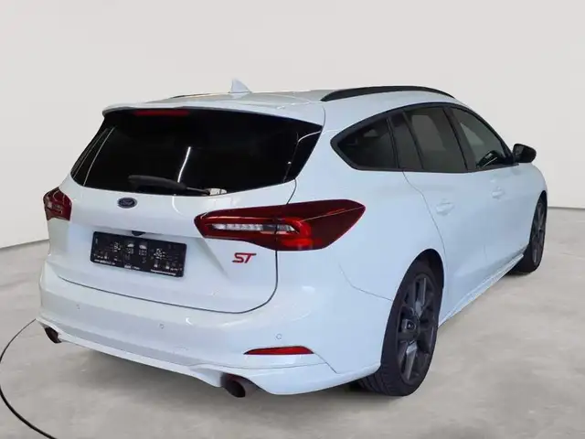 Ford Focus view 4