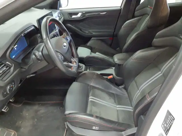 Ford Focus view 8