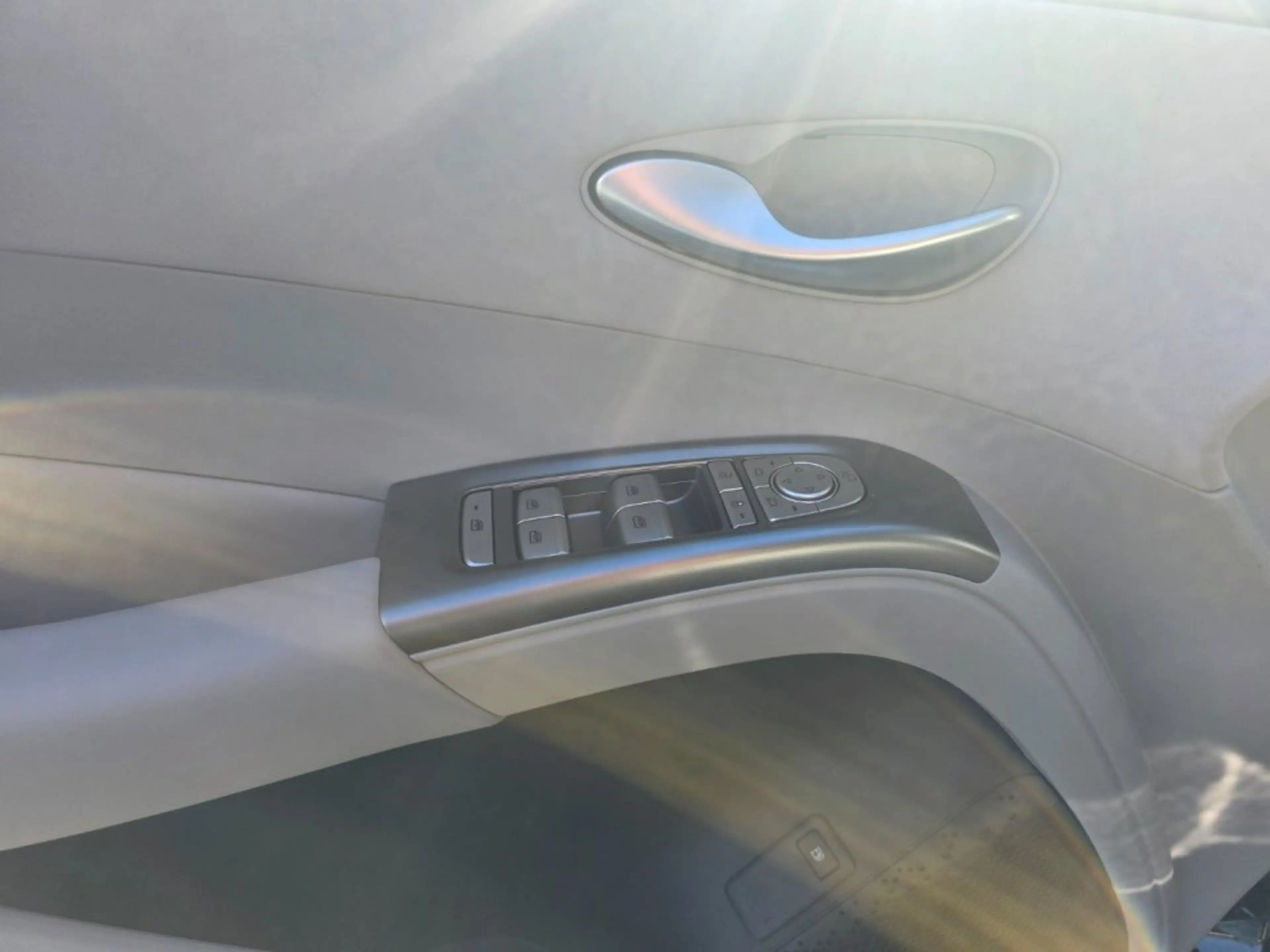 BYD Dolphin G DM-i Comfort — photo 11