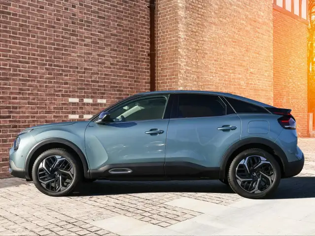 Citroen C4 view 3