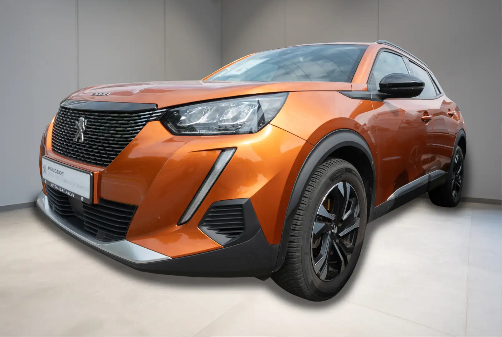 Peugeot 2008 Allure 1.2 PureTech 100 Orange - 1