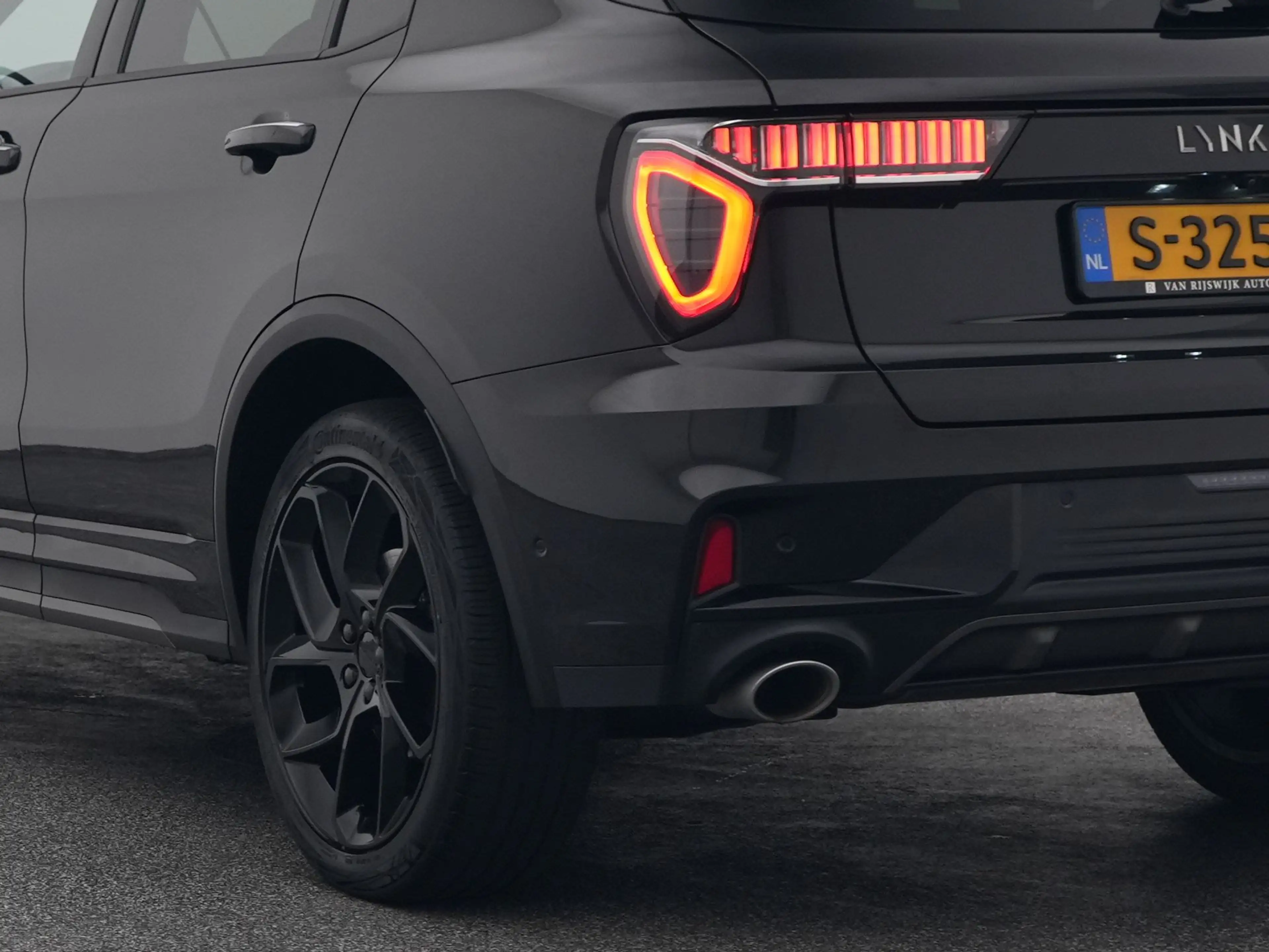 Lynk & Co 01 1.5 Plug-in Hybrid | 360° | BLACK | ZWARTE HEMEL | — photo 18