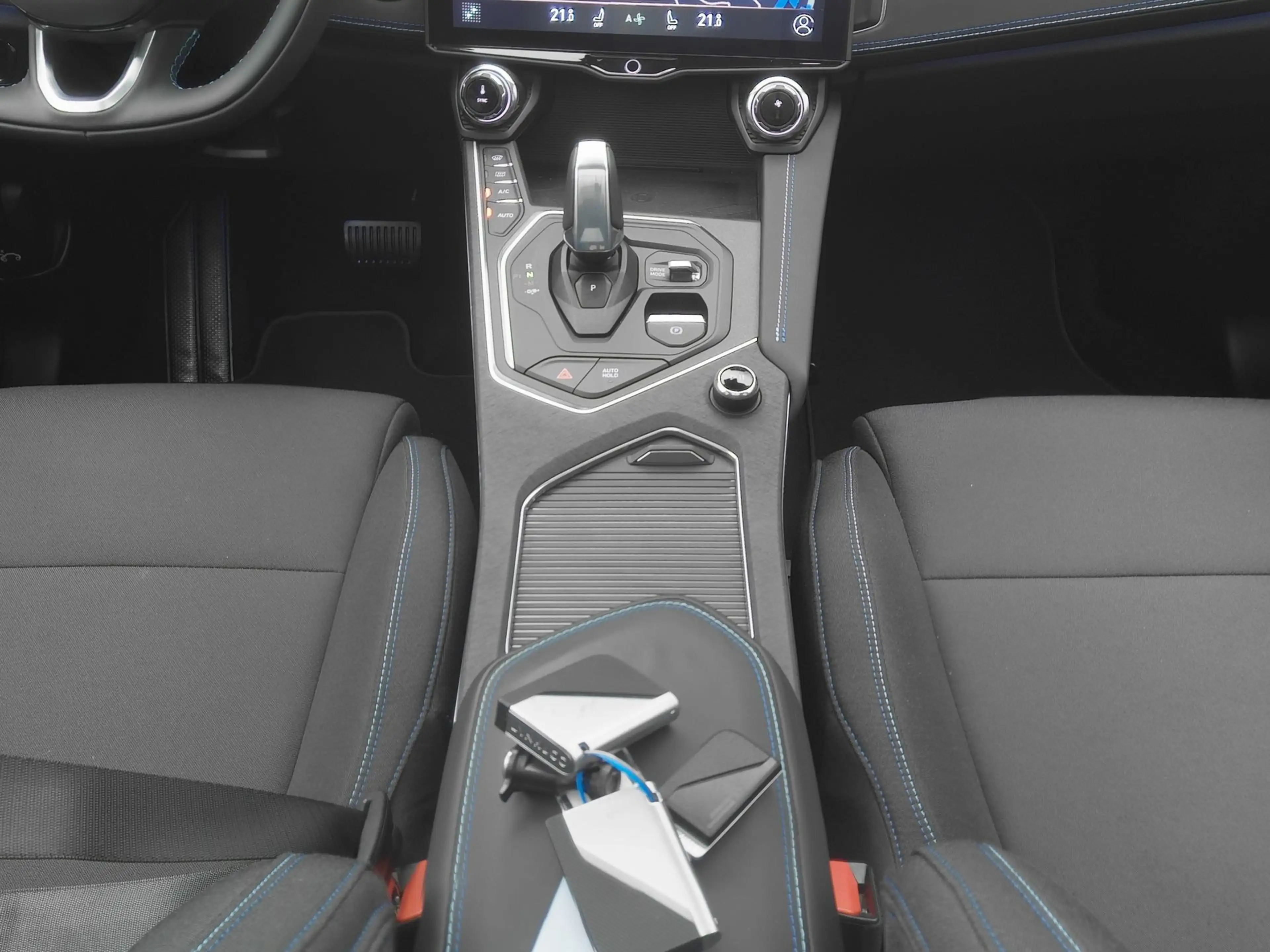 Lynk & Co 01 1.5 Plug-in Hybrid | 360° | BLACK | ZWARTE HEMEL | — photo 12