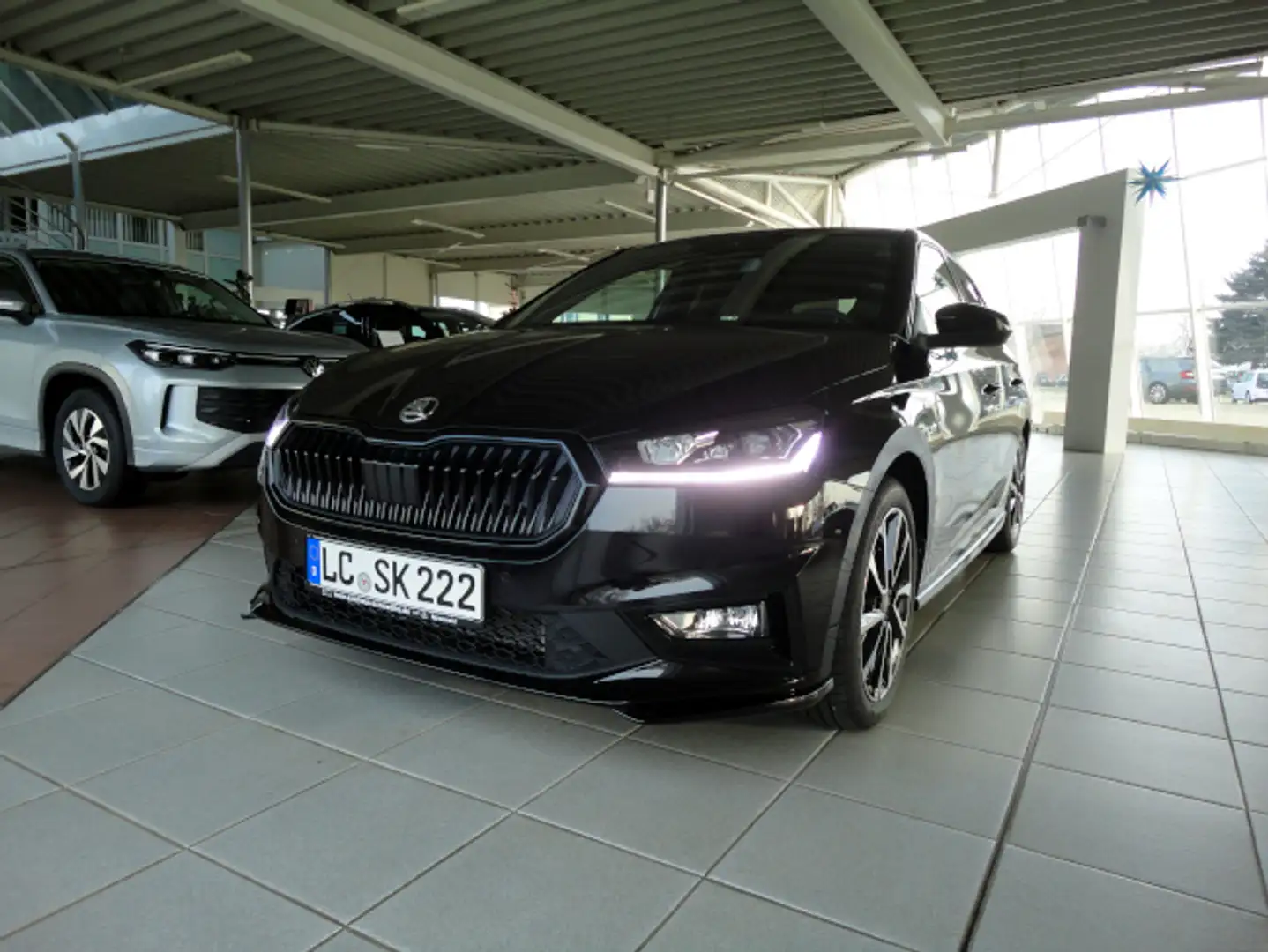 Skoda Fabia Monte Carlo TSI 6-Gang APP-Navigation Schwarz - 1