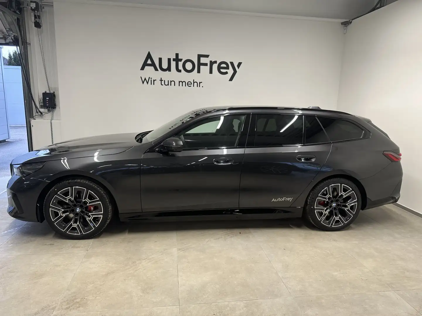 BMW i5 xDrive40 Grau - 2