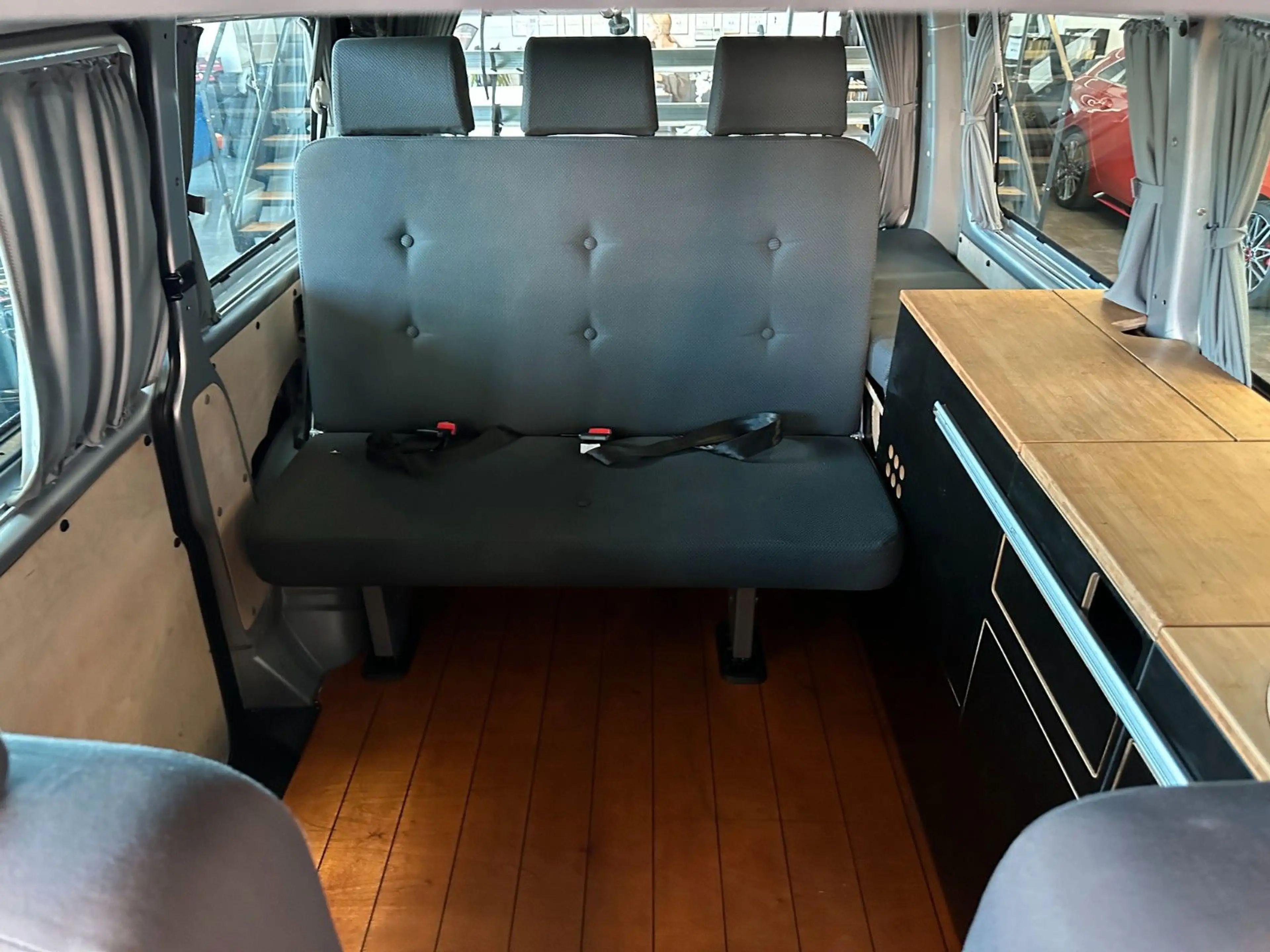Volkswagen T5 Caravelle T5 *CAMPER*KÜCHE*BETT(aufklappbar)*ESSTISCH*AHK* — photo 11