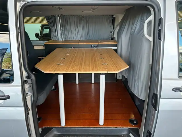 Volkswagen Caravelle view 15
