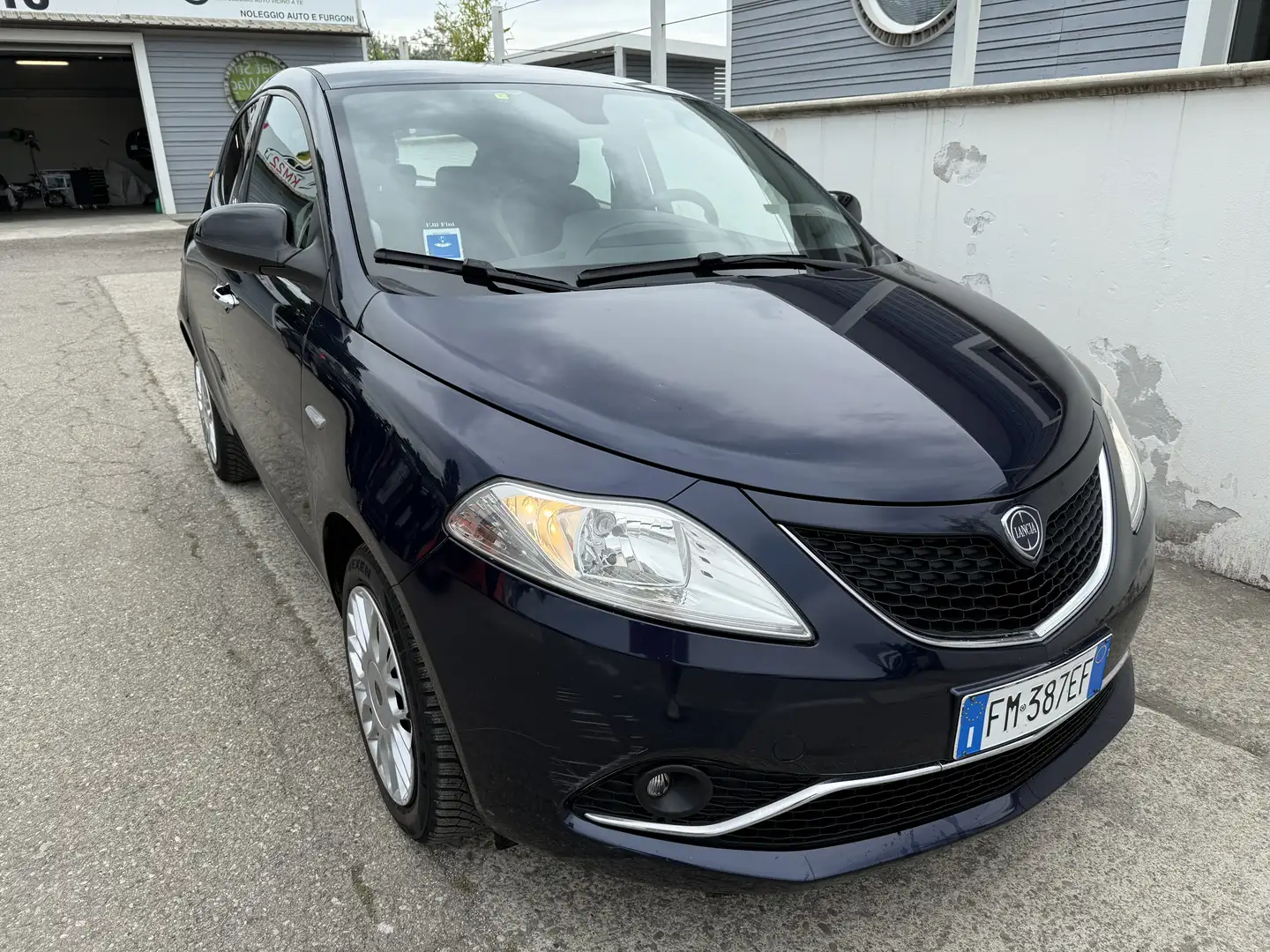 Lancia Ypsilon - 2