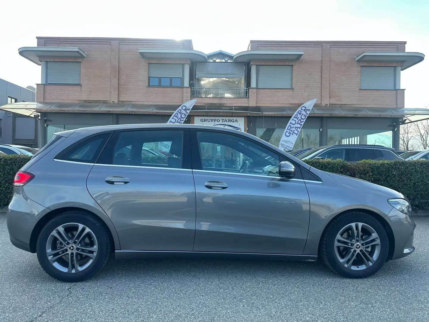 Mercedes-Benz B 180 B 180 d Business Extra auto Gris - 1