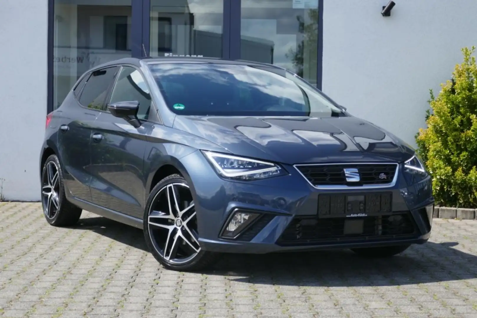SEAT Ibiza FR 110kW DSG FullLink Sitzhzg FrontAssist Grau - 1