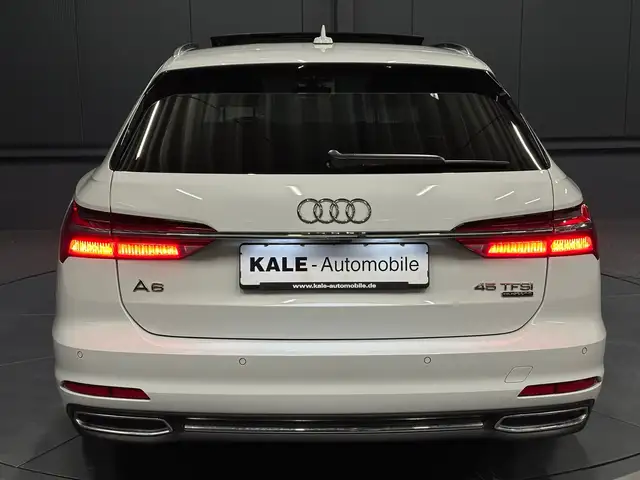 Audi A6 Avant view 6