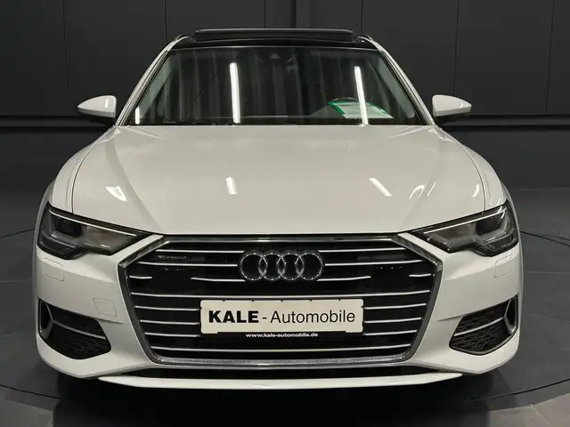 Audi A6 Avant view 9