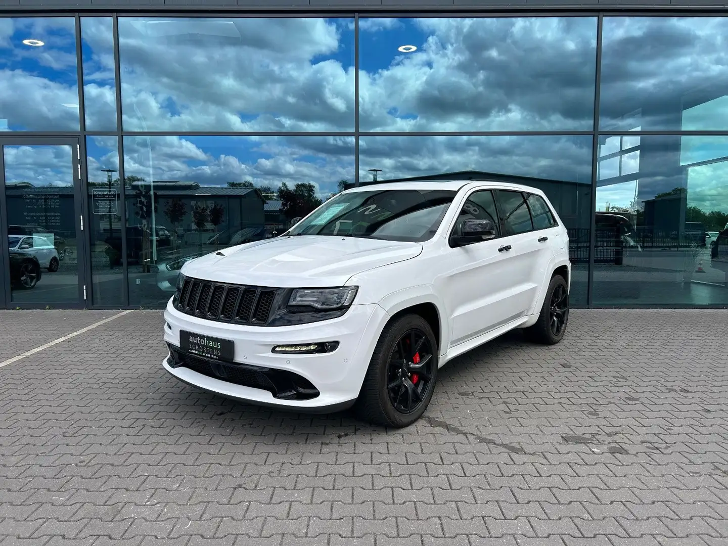 Jeep Grand Cherokee 6.4 SRT Autom Pano Navi ACC dt.Fz White - 1
