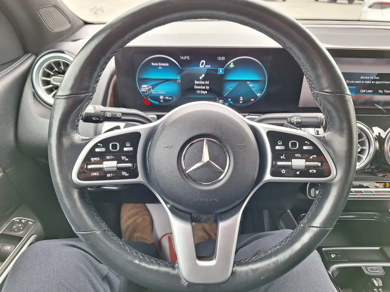 Mercedes-Benz GLB снимка Mercedes-Benz GLB