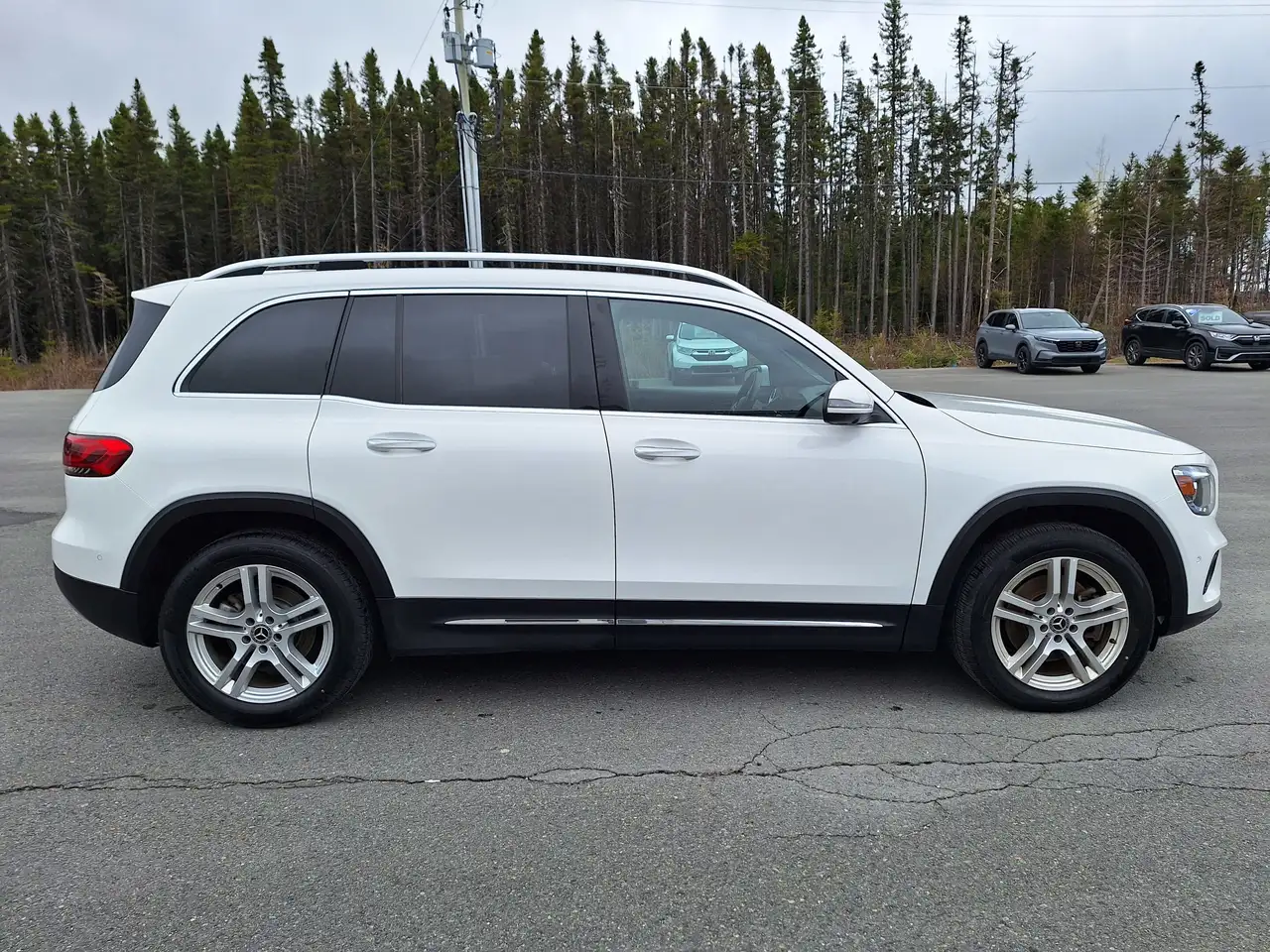 Mercedes-Benz GLB снимка Mercedes-Benz GLB