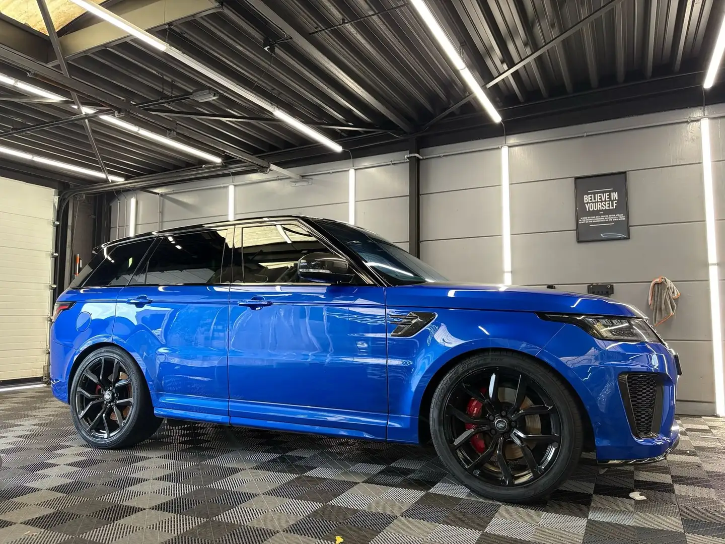 Land Rover Range Rover Sport 5.0 V8 SVR LICHTE VRACHT bj. 2020 146000km Euro 6 Blau - 2
