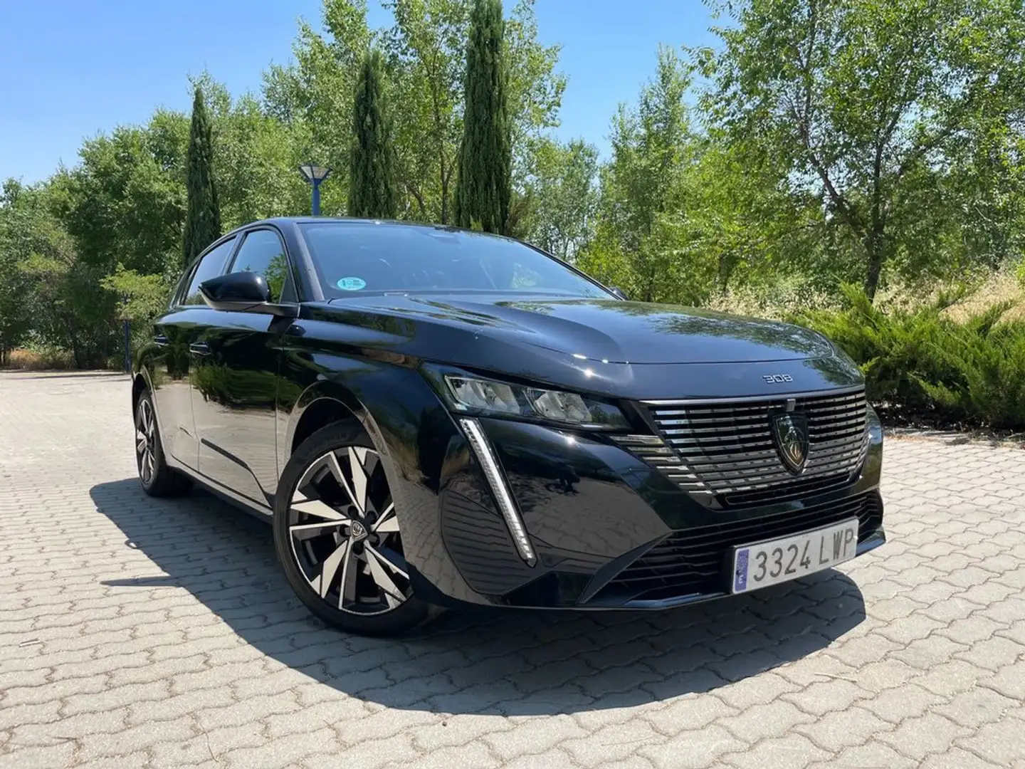 Peugeot 308 5p Allure BlueHDI 130 SS EAT8 Zwart - 2