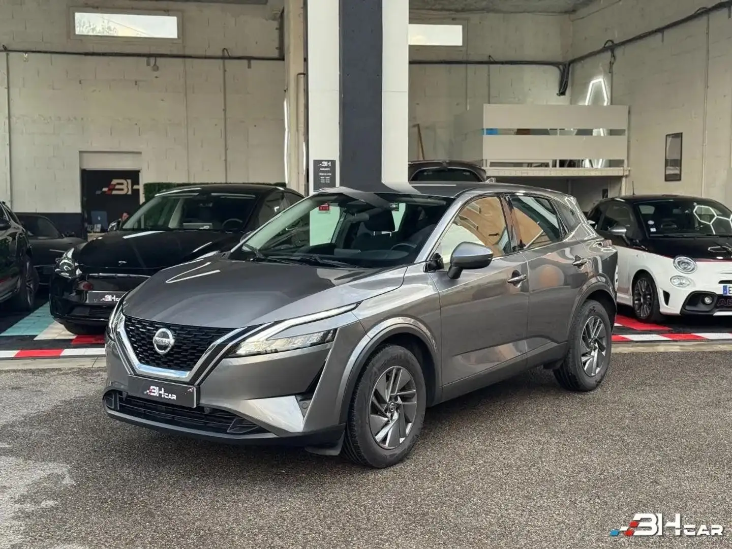 Nissan Qashqai GENERATION-III 1.3 160 HYBRID MHEV BUSINESS 2WD X-TRONIC BVA Grau - 1