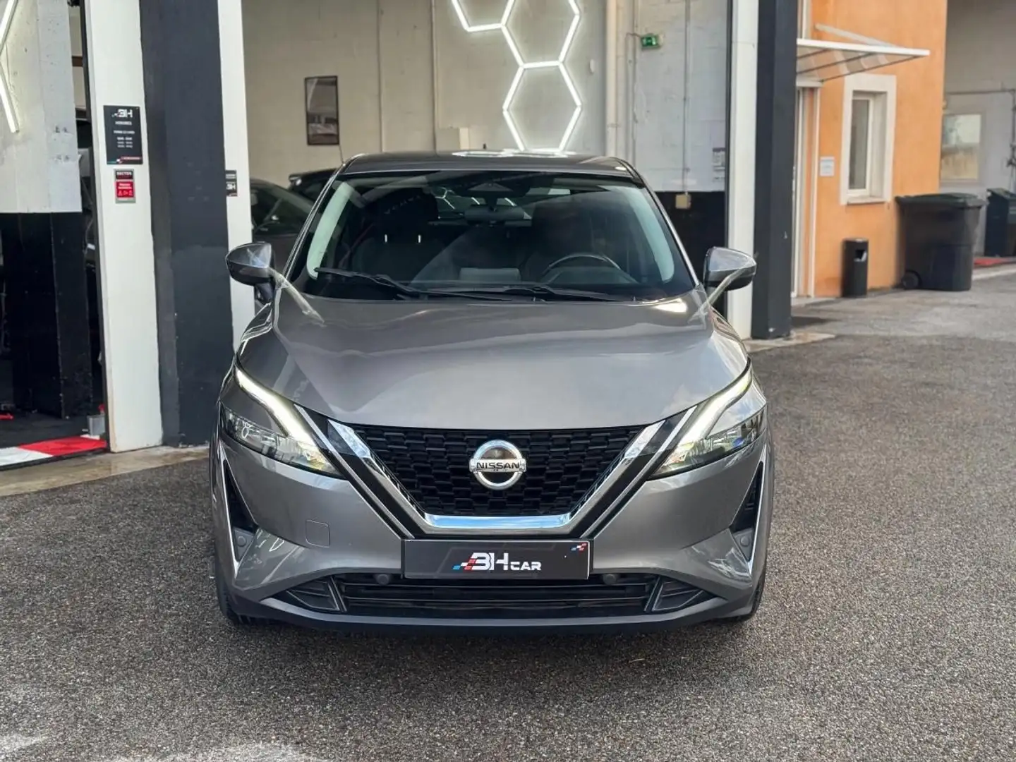 Nissan Qashqai GENERATION-III 1.3 160 HYBRID MHEV BUSINESS 2WD X-TRONIC BVA Gris - 2