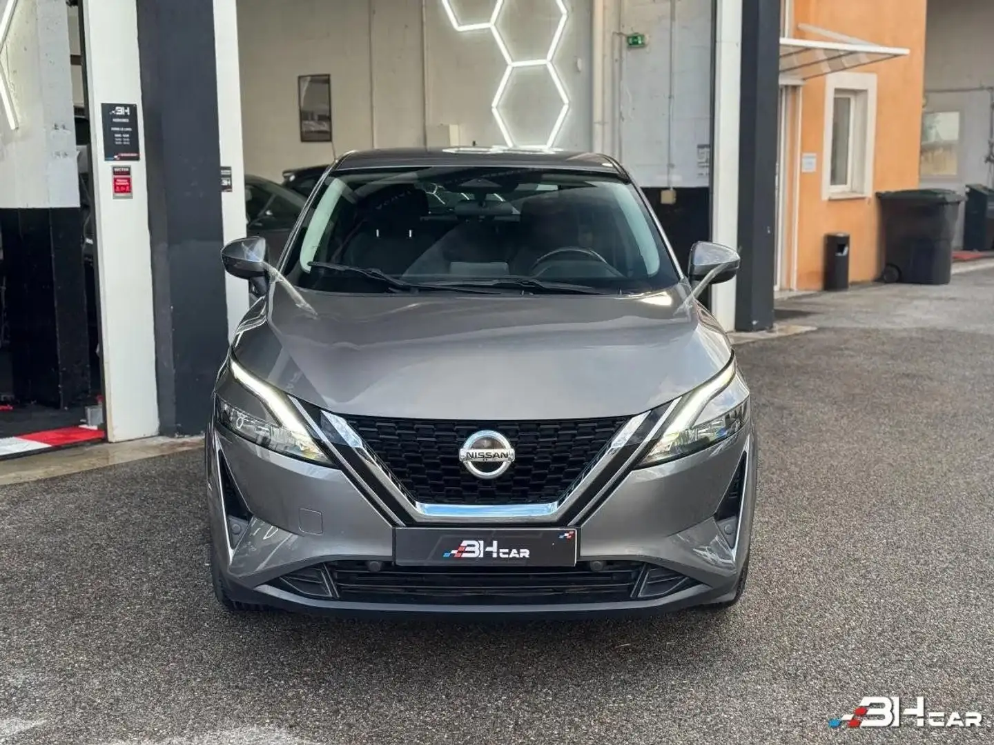 Nissan Qashqai GENERATION-III 1.3 160 HYBRID MHEV BUSINESS 2WD X-TRONIC BVA Grau - 2