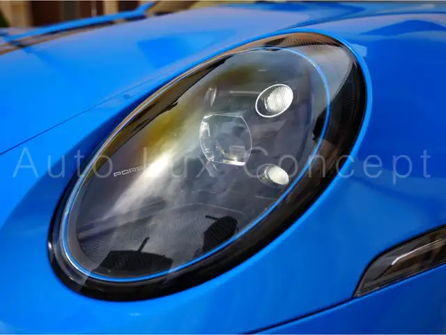 Porsche 911 view 9