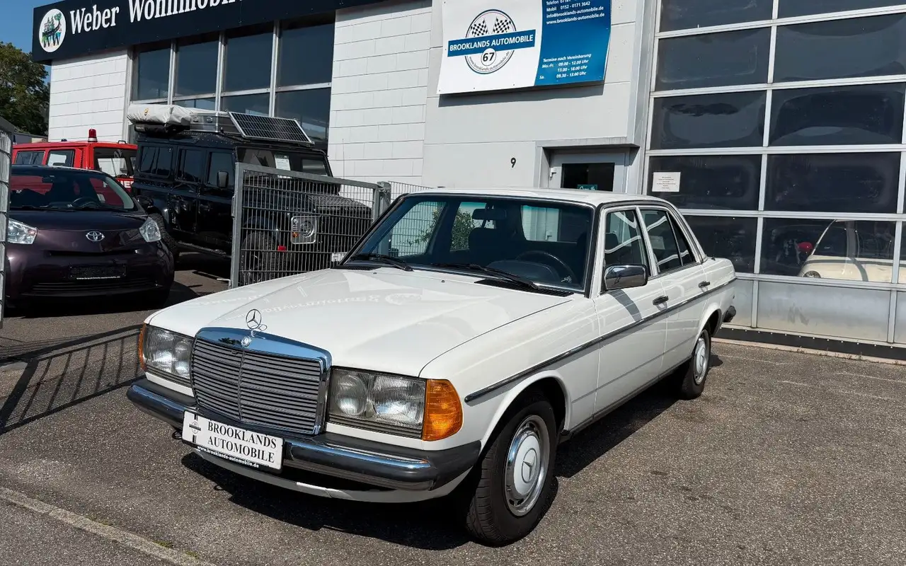 Mercedes-Benz 200 Automatik, Kultwagen in Bestform, H-Zul., foto 1