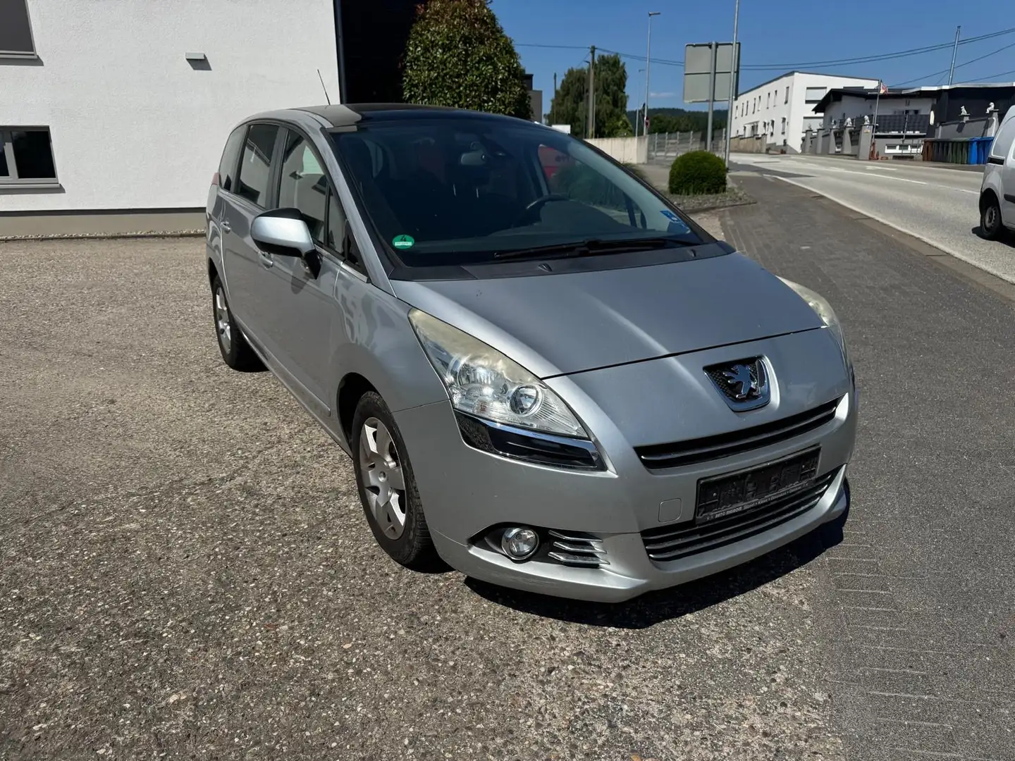 Peugeot Partner Tepee 120 VTi Family Grau - 1