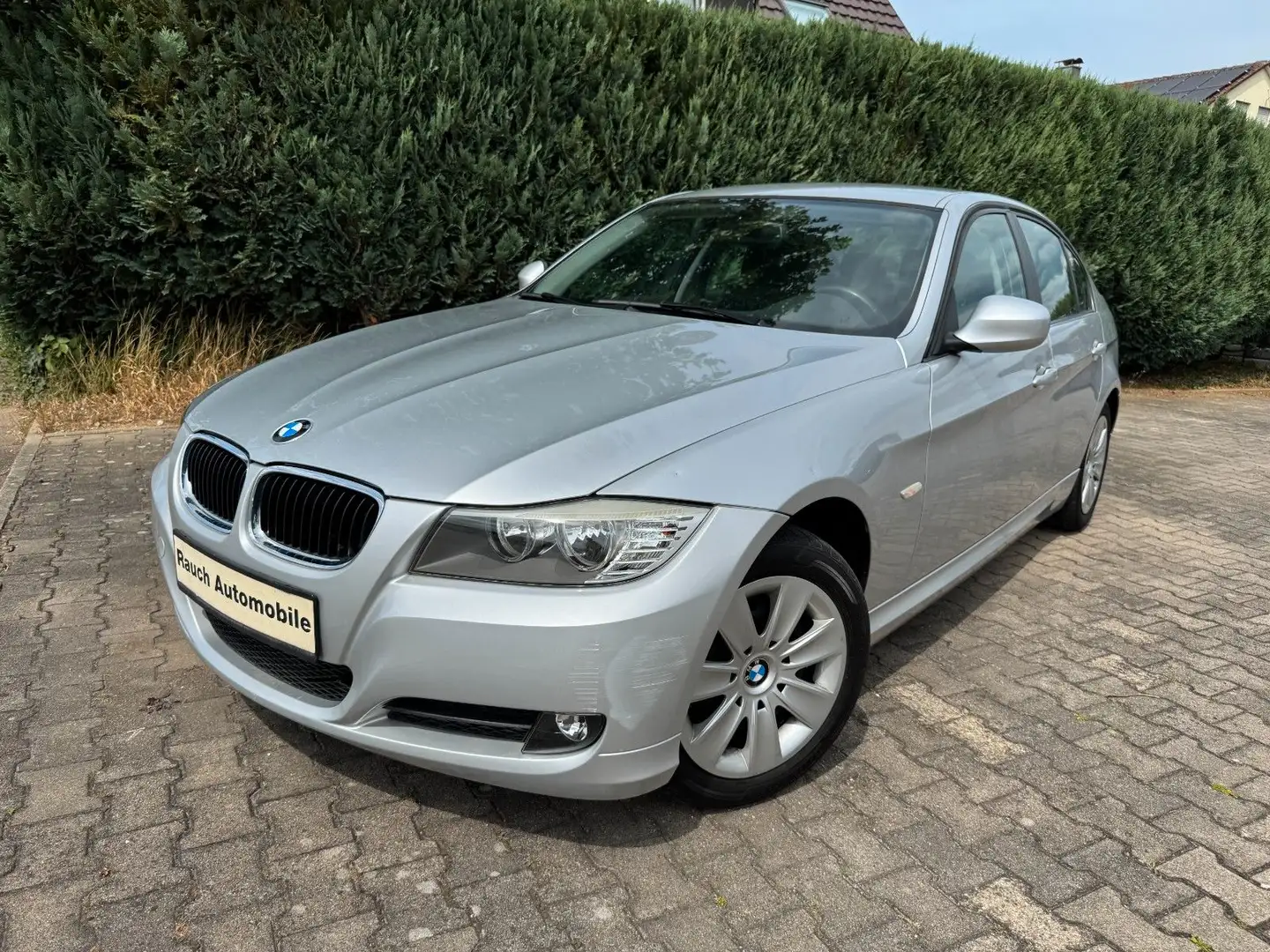 BMW 318 Baureihe 3 Lim. 318i,Klima,Multifunk Lenkrad Silber - 2