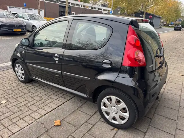 Peugeot 107 view 6