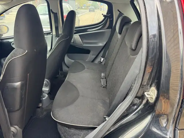 Peugeot 107 view 12