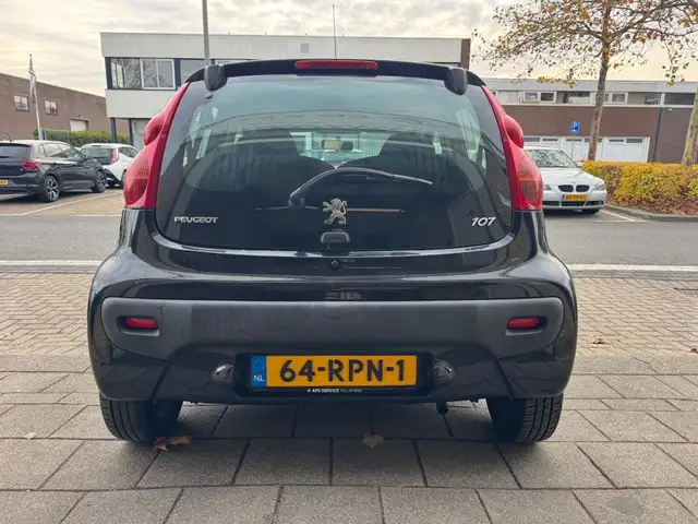 Peugeot 107 view 7